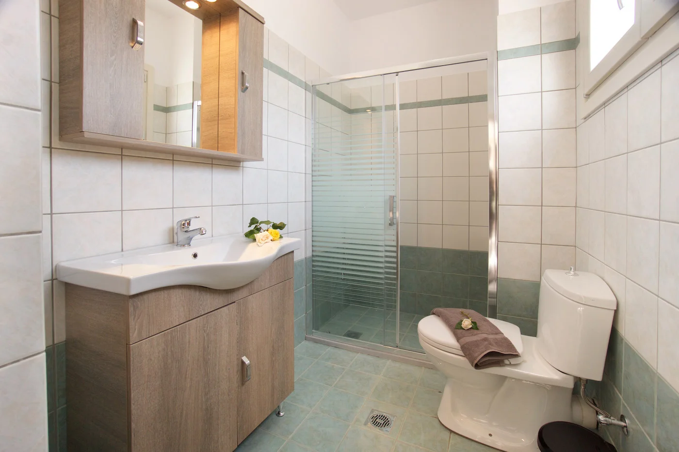 Villa Joanna Modern Bathroom